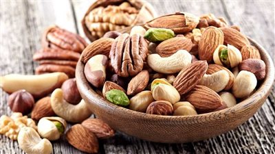 منها الفستق والتين..ما هي أفضل الفواكه والمكسرات لتقوية المناعة في فصل الشتاء؟