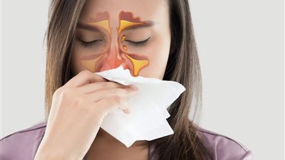 تزامنًا مع الأحوال الجوية.. تعرف على أسباب وأعراض حساسية الخريف