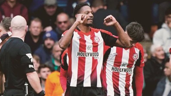 احتفال لاعب برينتفورد