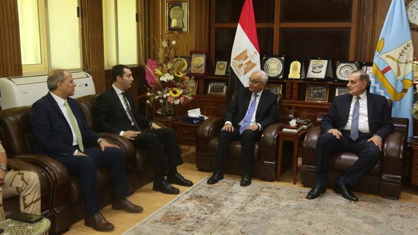 محافظ كفر الشيخ يستقبل