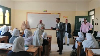 مسؤولو أزهر الإسكندرية يتابعون تسليم الكتب وانتظام العملية التعليمية وتفقد ورش المهام الأدائية 