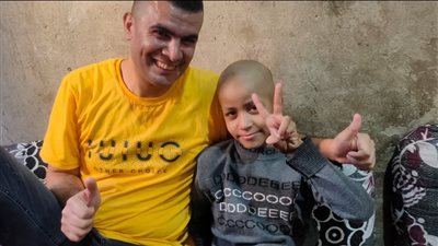 البطل الصغير.. يوسف طفل شرقاوي يُحارب السرطان ويحلم بصورة مع محمد صلاح | القصة الكاملة