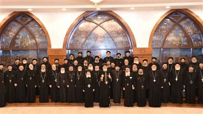 البابا تواضروس يلتقي الأنبا دانيال ومجمع كهنة المعادي وأسرهم