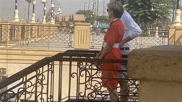 سائحة تشبة الأميرة