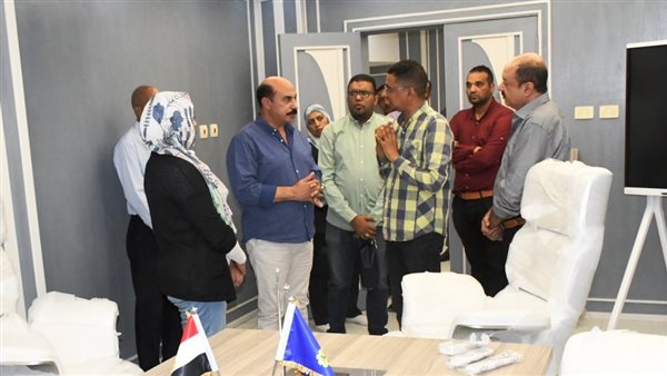 محافظ أسوان