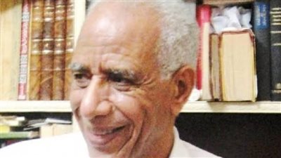 مكتبة الإسكندرية تهنئ الشاعر حسن طلب لحصوله على جائزة سلطان بن علي العويس الثقافية