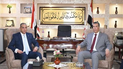 محافظ الفيوم يهنئ رئيس المحكمة بالعام القضائي الجديد 