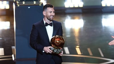 كيف حقق ميسي الكرة الذهبية الثامنة في مسيرته الكروية؟ |أرقام