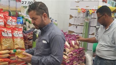 محافظ الإسكندرية يتابع تنفيذ مبادرة تخفيض أسعار السلع.. ويؤكد: نعمل على زيادة المنافذ 