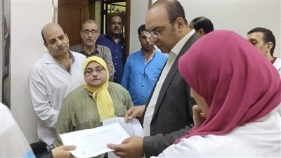مدير التأمين الصحي بالغربية يشدد على حسن معاملة المرضى وتوفير الرعاية الطبية لهم