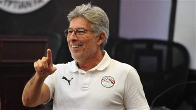 أيمن دجيش يعدد خطايا فيتور بيريرا منذ توليه رئاسة لجنة الحكام