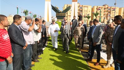 وضع إكليل من الزهور على قبر الجندي المجهول بالبرلس بالتزامن مع العيد القومي لكفر الشيخ 