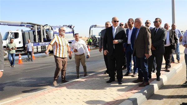 محافظ القاهرة خلال