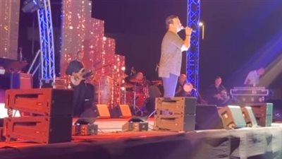 رقص هشام عباس وحميد الشاعري وإيهاب توفيق في حفلهم بمهرجان الفن الجميل بأبو ظبي