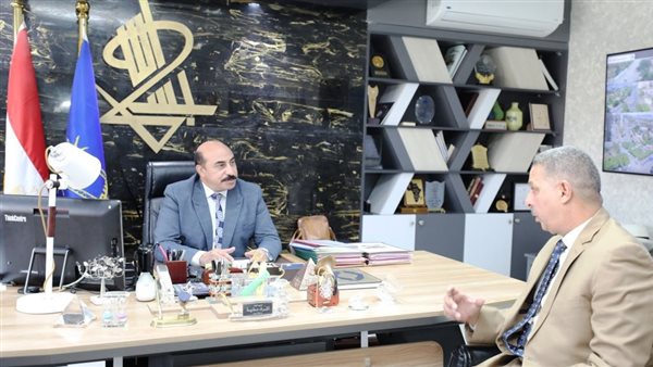 محافظ أسوان