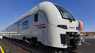 أول قطار إقليمي من شبكة القطار الكهربائي السريع| صور