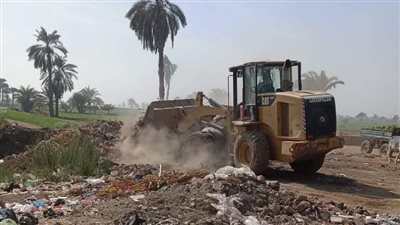 محافظ المنيا يشدد على تكثيف حملات النظافة وتمهيد الطرق والشوارع الرئيسية 