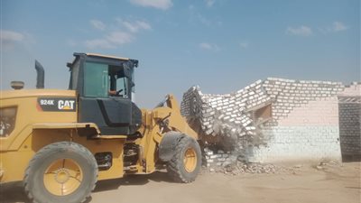 بعد إزالة 63 حالة تعد على الأراضي الزراعية.. محافظ قنا: لن نتهاون في محاسبة المتخاذلين