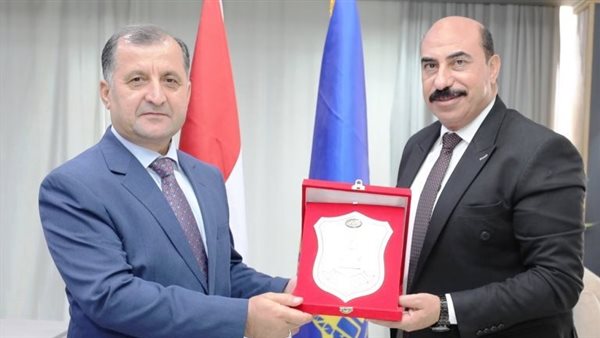 محافظ أسوان والسفير