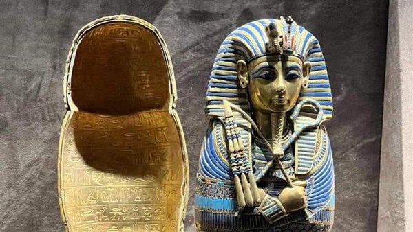 نموذجًا صغيرًا لتابوت