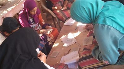 انطلاق الدورة التدريبية لتعليم الأهالي الحرف اليدوية والتراثية بالفيوم 