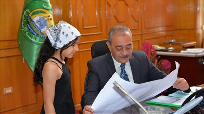 محافظ الإسماعيلية يُصَدِّق على النزول بسن القبول بالصف الأول الابتدائي 3 أشهر