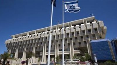 عبور المحتجزين التايلانديين المفرج عنهم إلى إسرائيل وتوجههم إلى مركز طبي