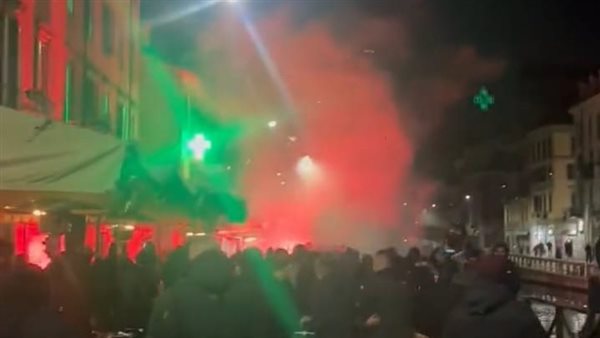 جماهير ميلان وباريس