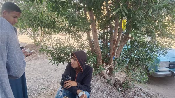 شاب بقرية حجازة يتلقى