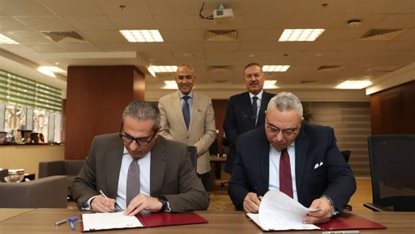 جانب من توقيع بروتوكول