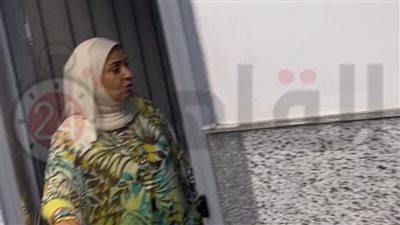 مقطع فيديو يكشف حقيقة مشاجرة هبة قطب وابنتها مع موظف واتهامه بالتحرش |خاص