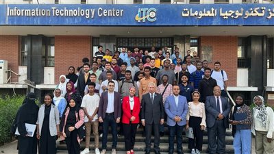 رئيس جامعة المنيا يلتقي بالطلاب الوافدين بالمرحلة الجامعية الأولى والدراسات العليا