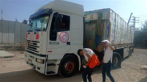 مساعدات الهلال الأحمر