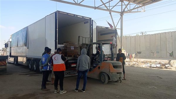 مساعدات الهلال الأحمر