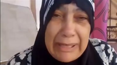 سيدة مصرية تستغيث لعودة ابنتها وأحفادها من غزة: بيتها اتهد في القصف ومش عارفة تاكل | بث مباشر 