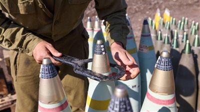 بعد إعادتها من أوكرانيا.. الولايات المتحدة تزود جيش الاحتلال بـ عشرات الآلاف من قذائف المدفعية