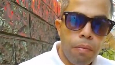 فلسطيني عالق بمصر: الحي اللي كنت ساكن فيه اتدمر.. وعايش في رعب على مراتي وأولادي | بث مباشر