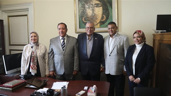 وفد من نقابة الأطباء