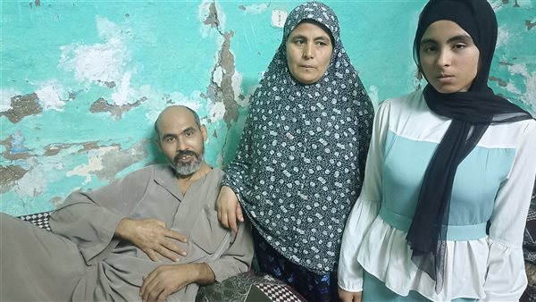 عم أحمد وزوجته وابنته