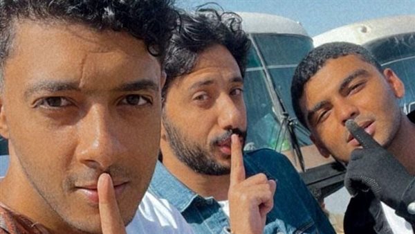 أبطال مسلسل وبينا