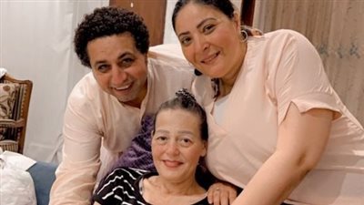 أول ظهور لـ فاتن الحلو بعد مغادرتها المستشفى.. في انتظار استقرار الحالة لإجراء المسح الذري 