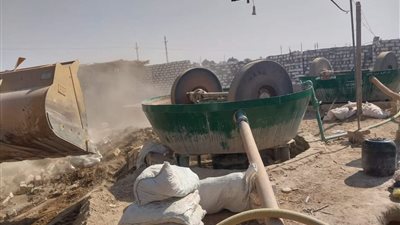 تستهلك كميات كبيرة من الكهرباء.. حملة مكبرة لإزالة طواحين الذهب غير المرخصة بقنا