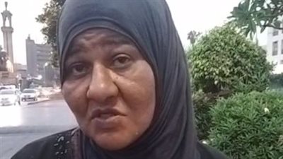 سيدة مشردة بالزيتون تستغيث: بقالي سنتين قاعدة في الشارع أنا وعيالي.. وجوزي رافض يصرف علينا | بث مباشر