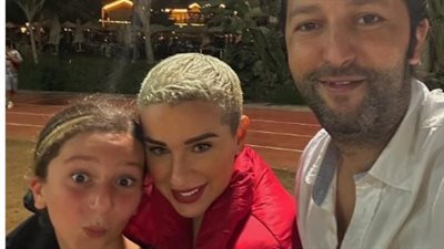 أسما شريف منير تظهر مع طليقها ووالد ابنتها: لازم أديك حقك عشان الناس تعرف يعني إيه انفصال محترم