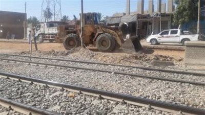 مصرع شخص صدمه قطار خلال عبور مزلقان في الدقهلية