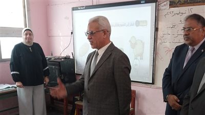 مدير تعليم القاهرة يؤكد على استعادة الدور التربوي داخل المدارس.. ويشدد على رعاية الطلاب المتفوقين