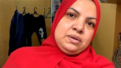 بساعد زوجي.. قصة كفاح أم يوسف أول مكوجية في الخيامية: بقول لكل ست قادرة تشتغل تنزل تساعد | بث مباشر