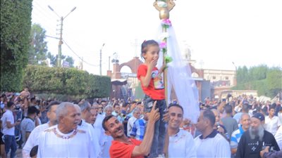 لليوم الثاني.. الأقباط يحتفلون بـ مارجرجس بالرزيقات غرب الأقصر وسط إجراءات أمنية مشددة
