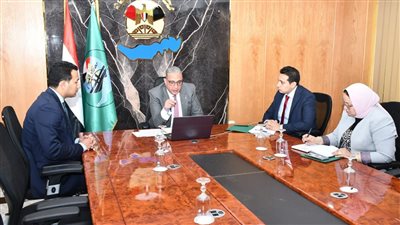 وزيرة البيئة ومحافظ الفيوم يعقدان اجتماعا موسعا لبحث تنفيذ مشروع الملاذ الآمن للحياة البرية بمحمية وادي الريان