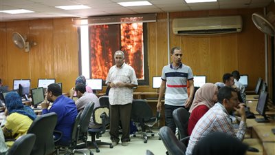 مركز التحول الرقمي بجامعة جنوب الوادي يجري اختبارات لـ 124 باحثا